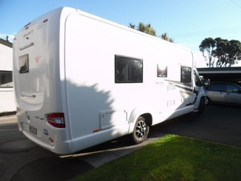 2020 Swift Escape 675 motorhome photo 2