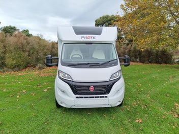 2026 Fiat Ducato Pilote P740FC Rear Island Bed photo 2