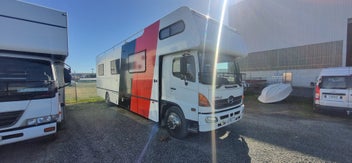 Hino Motor Home photo 2