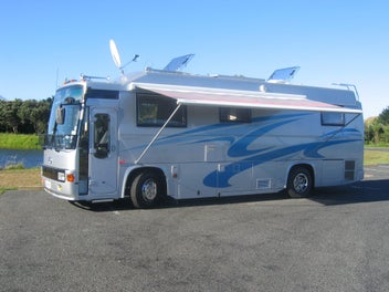 Hino Motorhome 2007 Conversion photo 2
