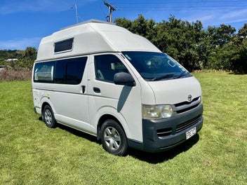 2010 Toyota HiAce High Top - Sleeps 3. Off grid