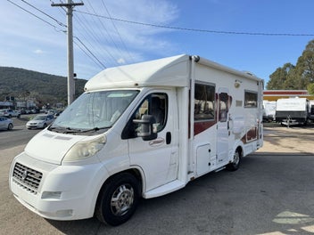 2010 Fiat Ducato Sunliner with solar, Ensuite!