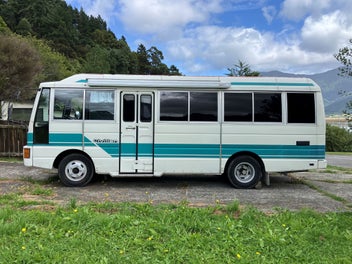 1989 nissan civilian