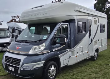 2013 Autotrail Tracker FB