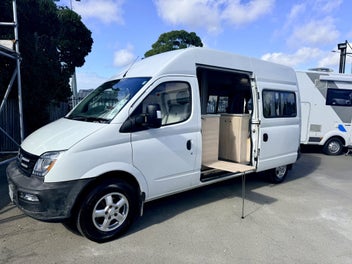 LDV 2 + 1 berth with rear lounge