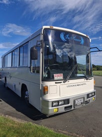 1990 Nissan 9 Metre motorhome