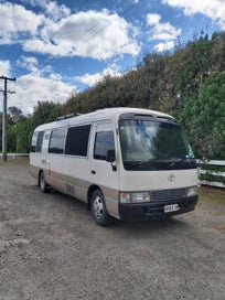 Toyota Coaster 1995 photo 2