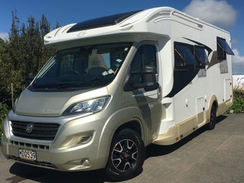 2019 CI RIVIERA 65XT Auto