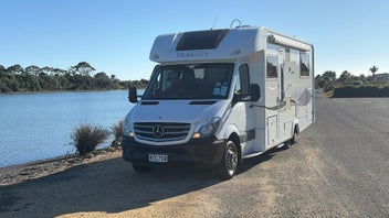 Traillite Orakura 500 - 2014 Mercedes Benz Sprinte