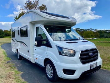 2023 Roller Team Auto Roller 747 5 Berth