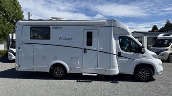 2022 Dethleffs Just 90 T6812EB - rear single beds