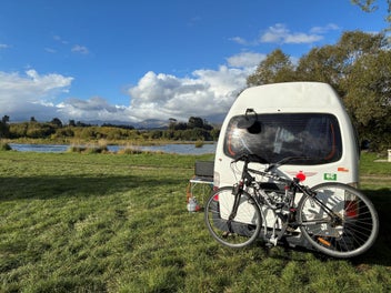 Self contained Nissan Caravan high roof 2010
