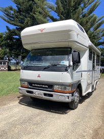2003 Mitsubishi Canter 7-Seater Motorhome