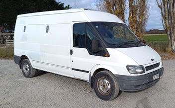 2006 Ford Transit Campervan – Solar Setup