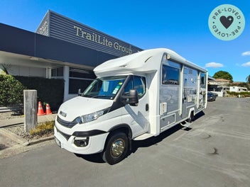 2018 TrailLite 700x Slideout Series Landmark 76...