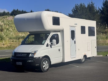 2016 LDV 4 Berth