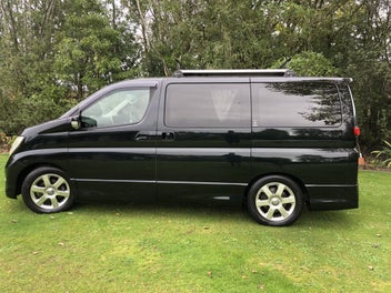 2006 Nissan Elgrand Campervan photo 2