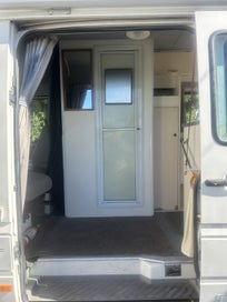 VW campervan 2003 photo 2