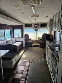 Winnebago Adventurer Motorhome 1996