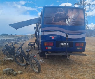 Mitsubishi 9 mtr Motorhome