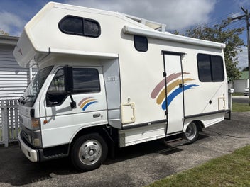2000 Mazda T4000