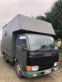 1994 nissan atlas 200