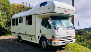 2005 Mitsubishi Canter – 6-Berth Motorhome