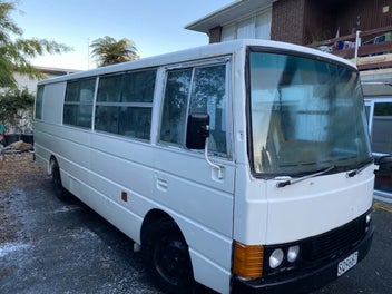Nissan Civilian 1989