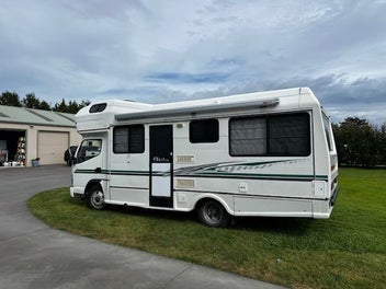 Mitsubishi 2007 6 berth motor home in Excellent co