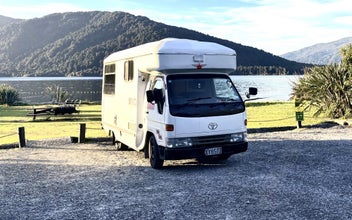 1995 Toyata Hiace Motorhome - Diesel, Solar,