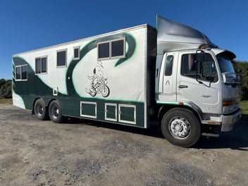 Mitsubishi Fighter FU225R 6X4 Homebuilt Motorhome