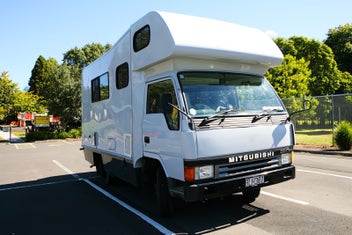 1996 Mitsubishi Canter Campervan